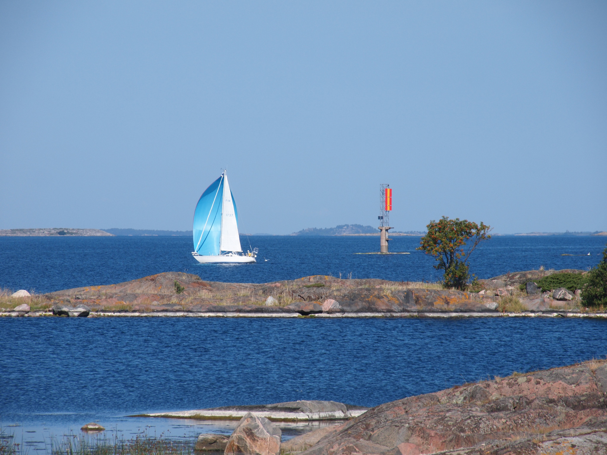 Kuva on otettu Saaristomerellä kansallispuiston Ykskär saaresta pohjoiseen.